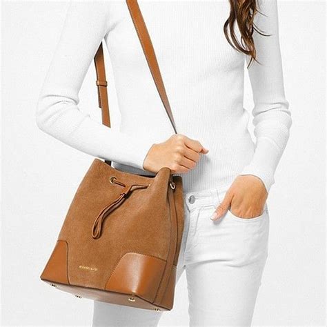 michael michael kors cary leather bucket bag